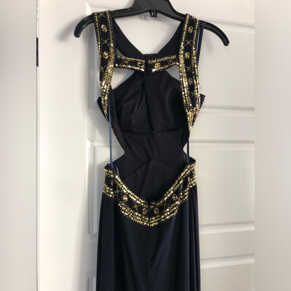 Dark Blue, size 0 dress. Worn once. Perfect for prom or a wedding. - Picture 2 of 6